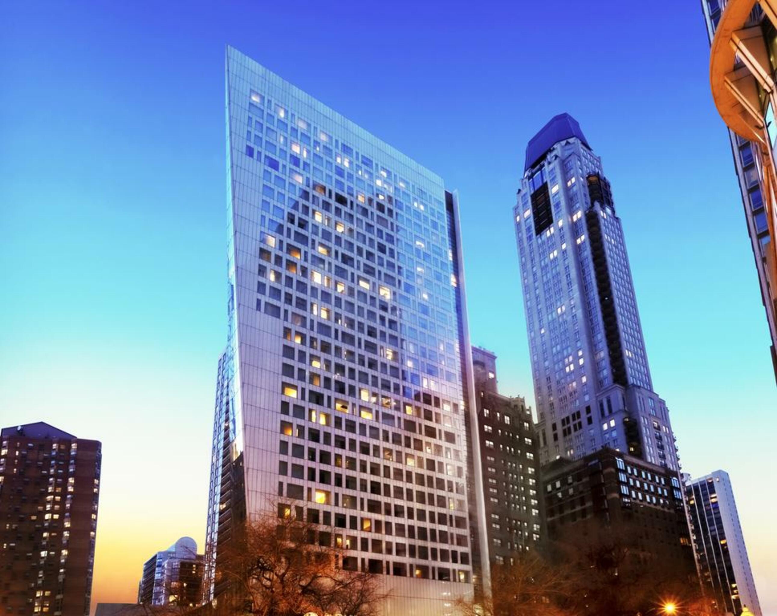 Sofitel Chicago Magnificent Mile Hotell Eksteriør bilde The Standard East Village