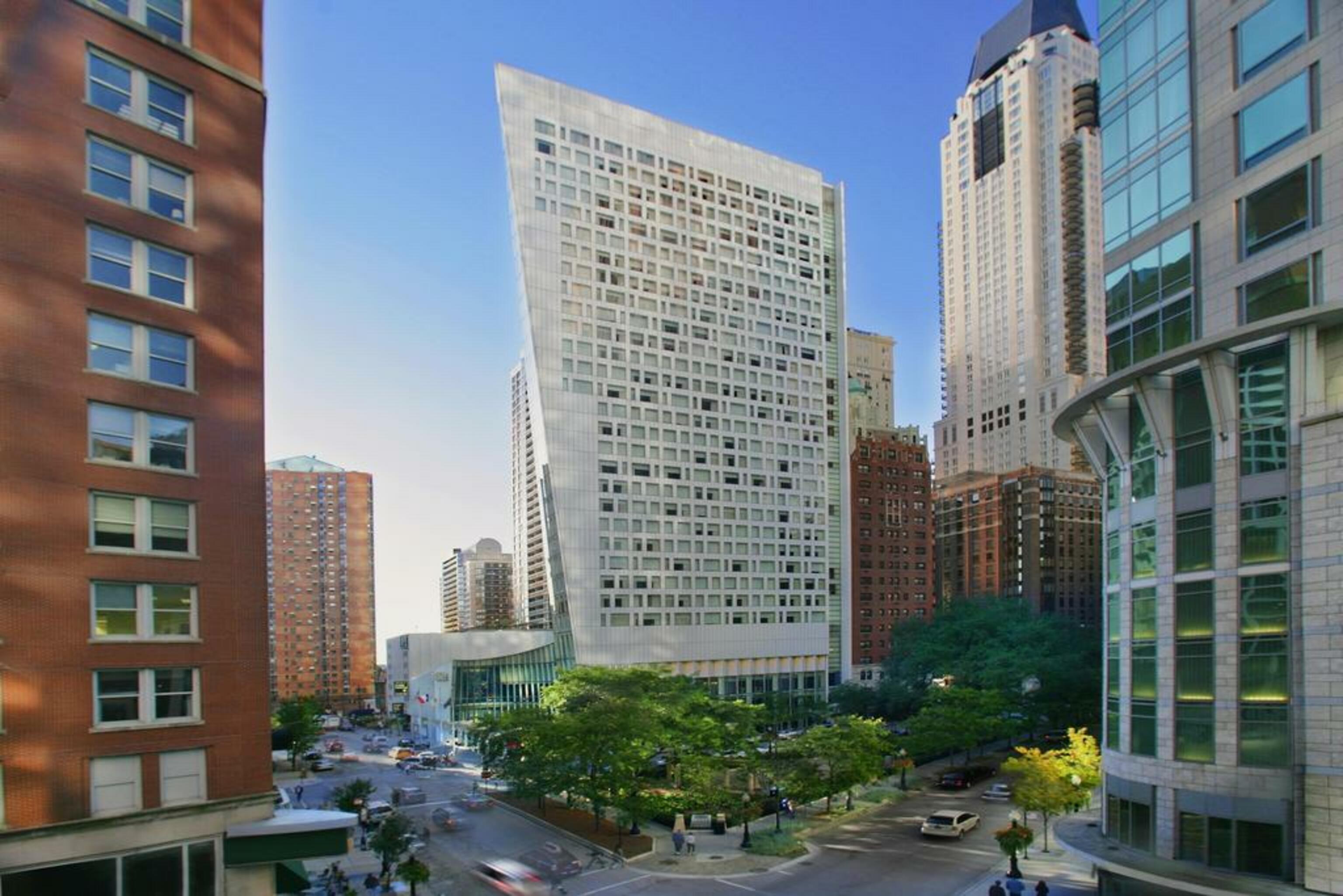 Sofitel Chicago Magnificent Mile Hotell Eksteriør bilde The building in 2018