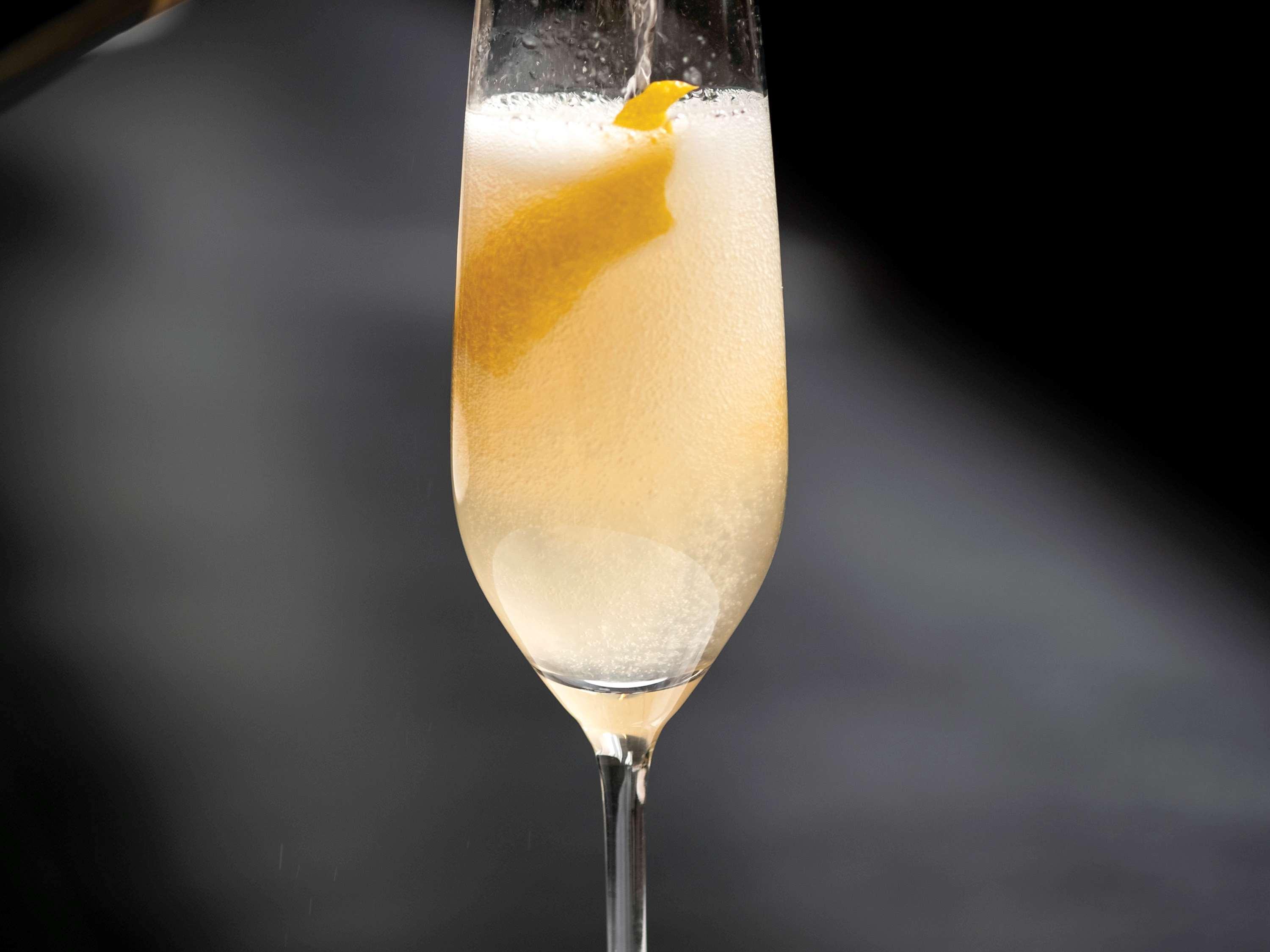 Sofitel Chicago Magnificent Mile Hotell Eksteriør bilde A French 75