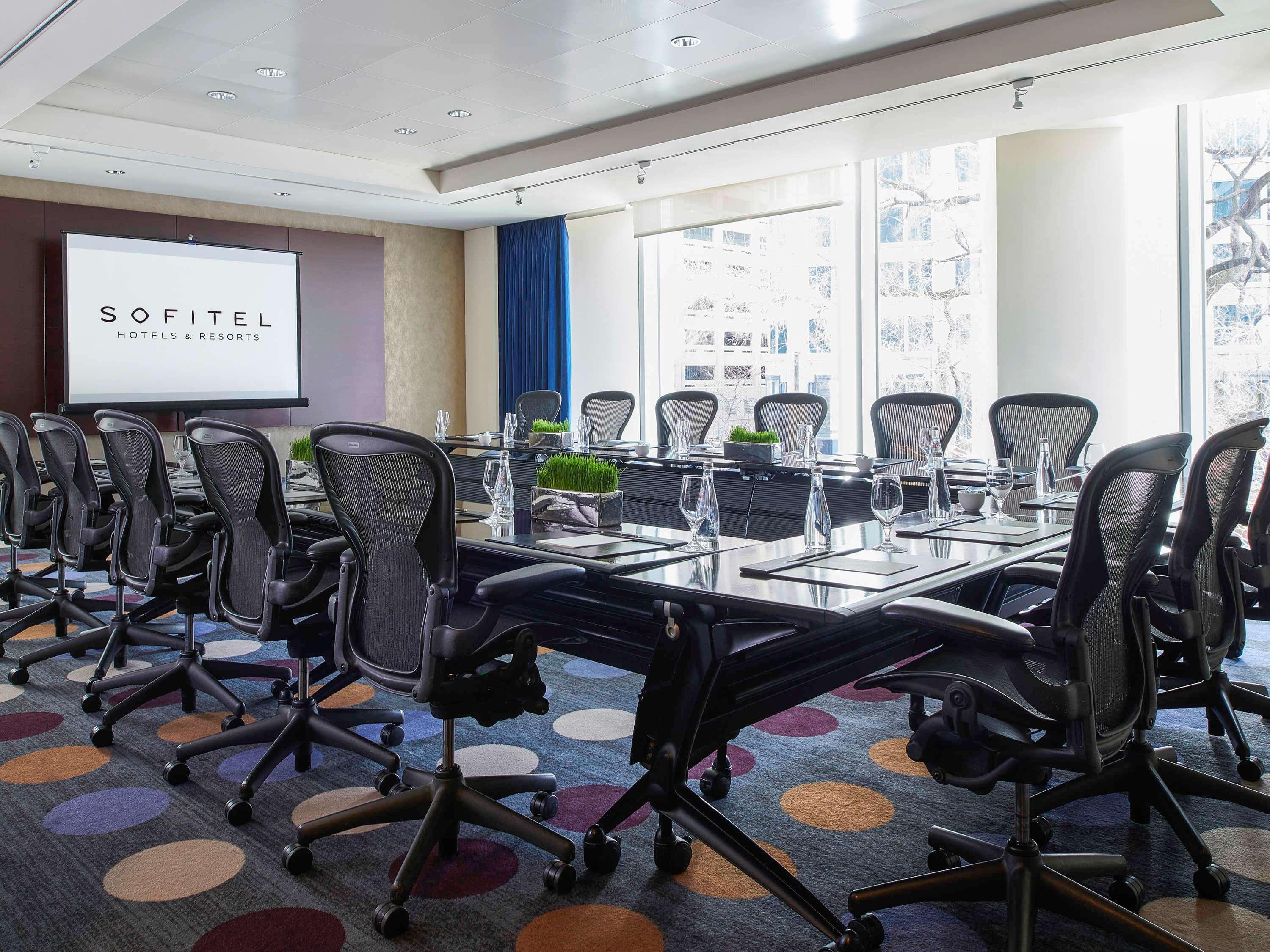 Sofitel Chicago Magnificent Mile Hotell Eksteriør bilde Meeting room
