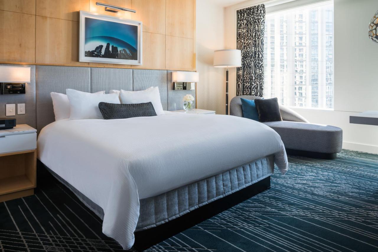 Sofitel Chicago Magnificent Mile Hotell Eksteriør bilde A guest room at the Hilton San Francisco