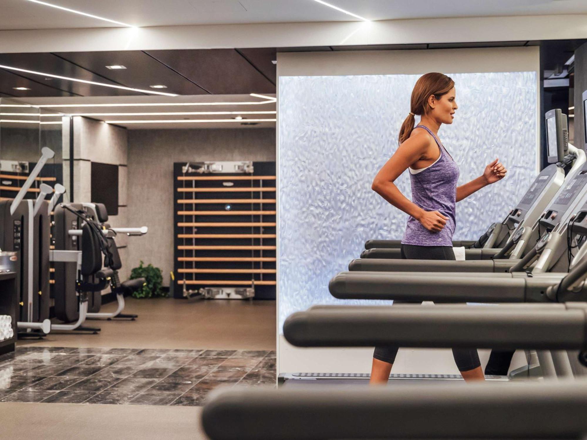 Sofitel Chicago Magnificent Mile Hotell Eksteriør bilde The Fitness Center at The Ritz-Carlton, Boston Common