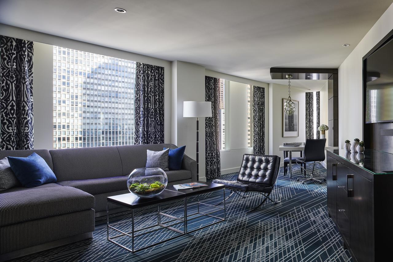 Sofitel Chicago Magnificent Mile Hotell Eksteriør bilde A suite at the London InterContinental